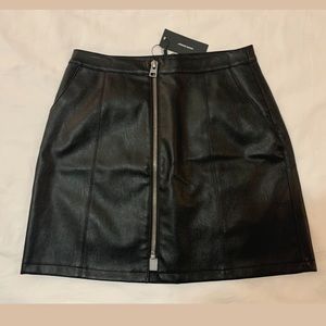 Faux Leather Skirt Vero Moda, brand new
